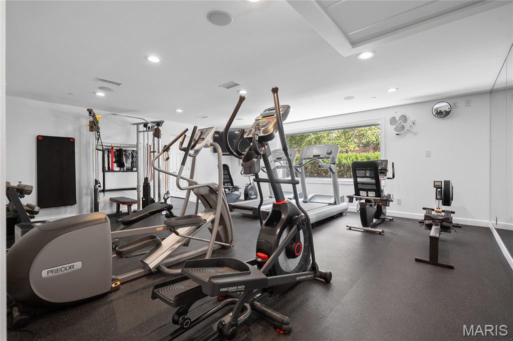 710 S Hanley Road Unit: 10B
