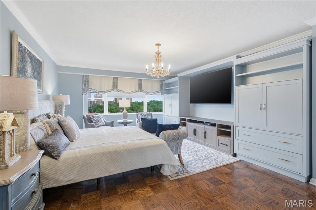 710 S Hanley Road Unit: 10B