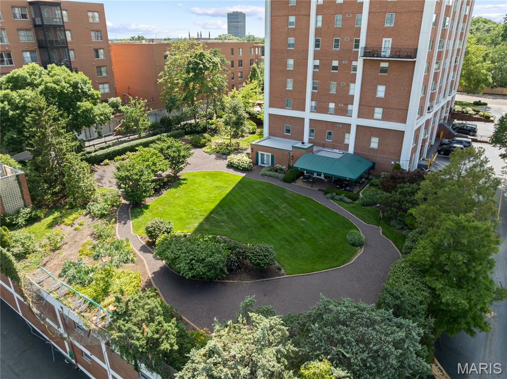 710 S Hanley Road Unit: 10B