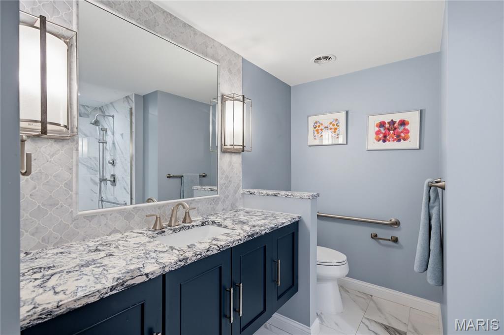 710 S Hanley Road Unit: 10B