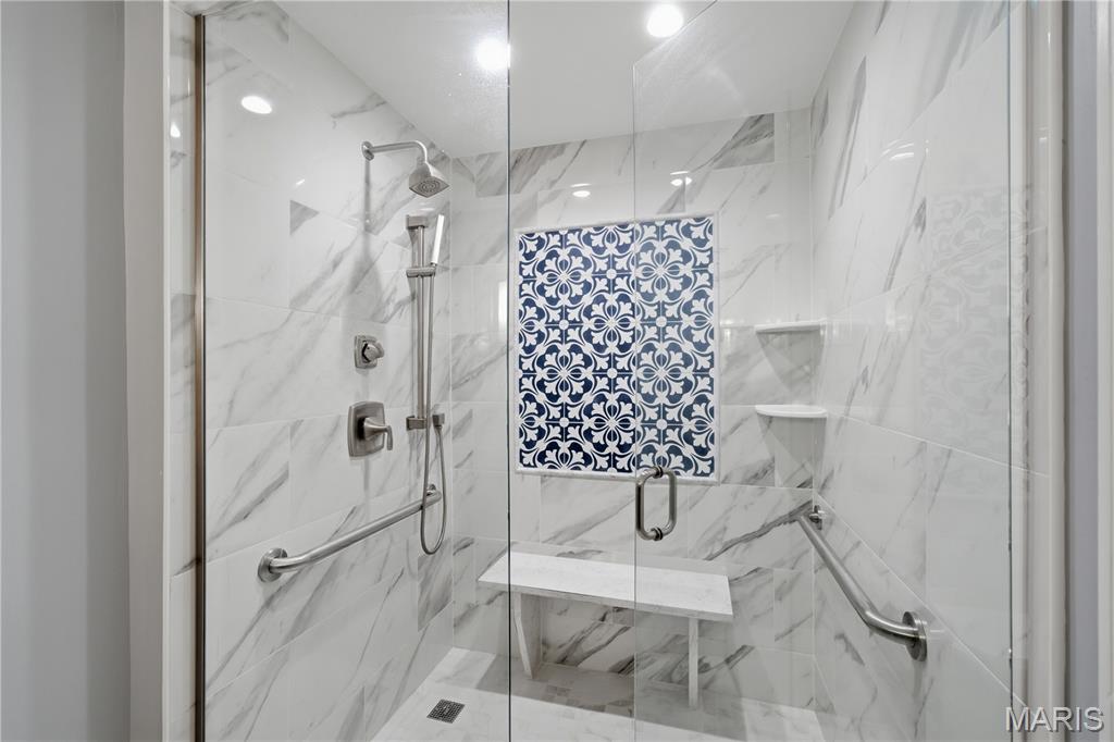 710 S Hanley Road Unit: 10B