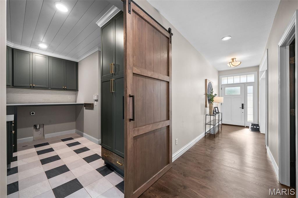 327 Madeira Court