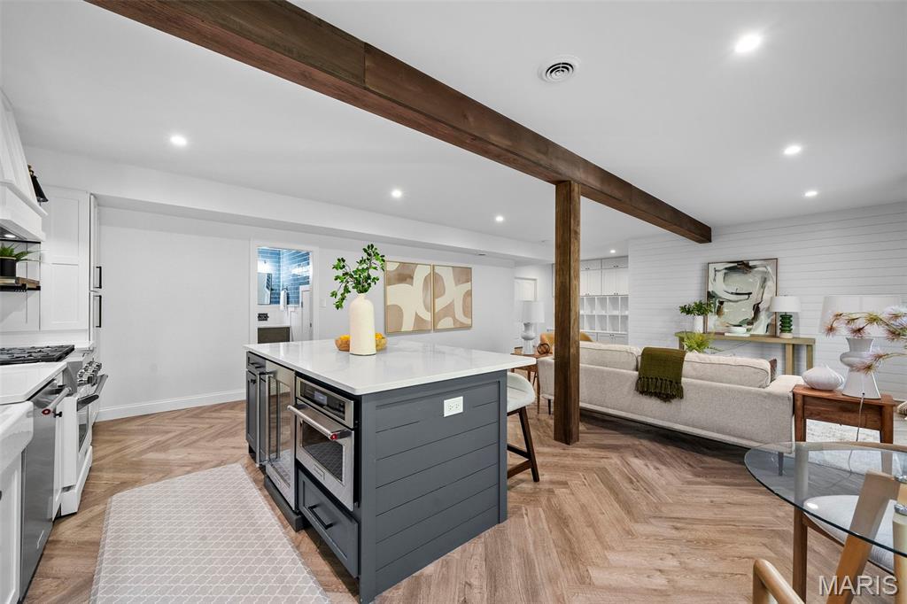327 Madeira Court