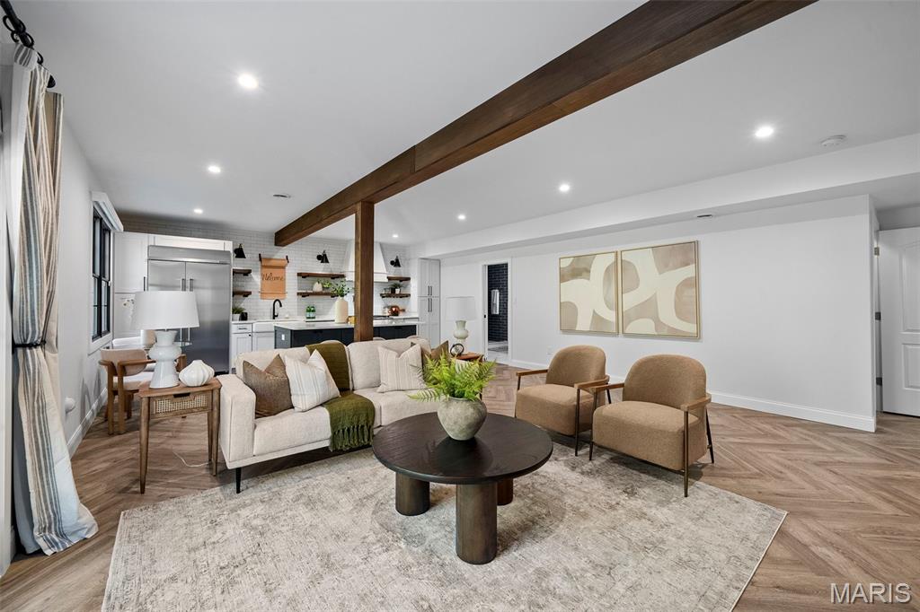 327 Madeira Court