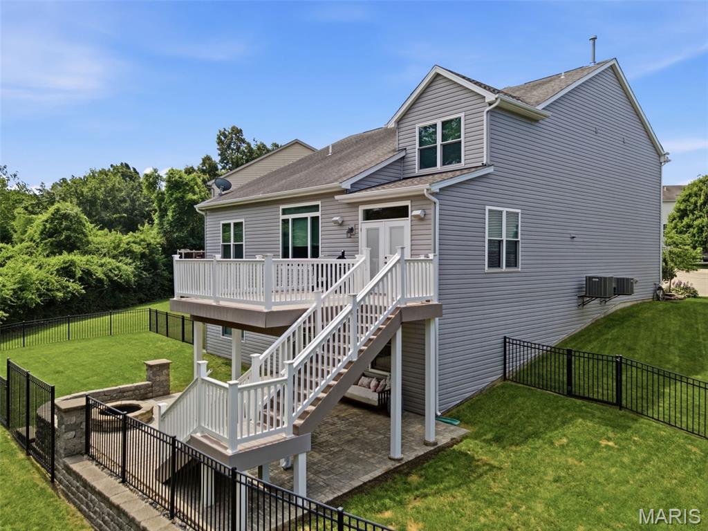 327 Madeira Court