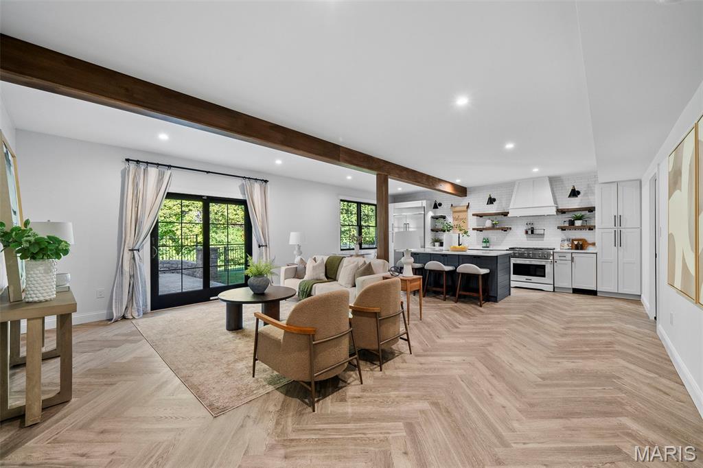327 Madeira Court
