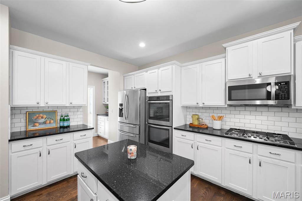 327 Madeira Court