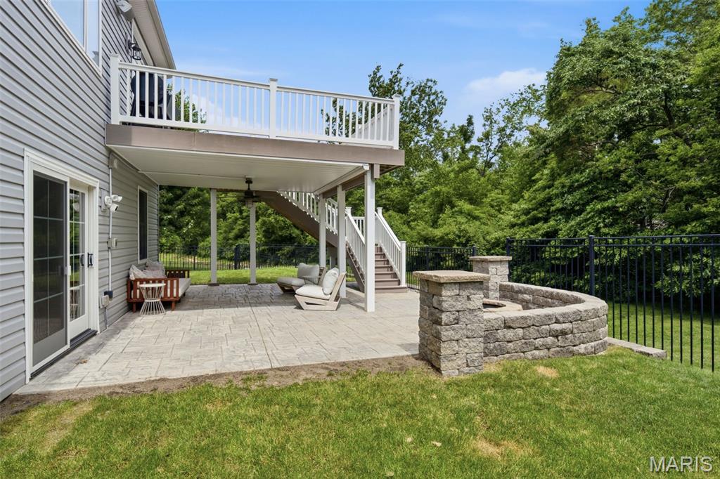 327 Madeira Court