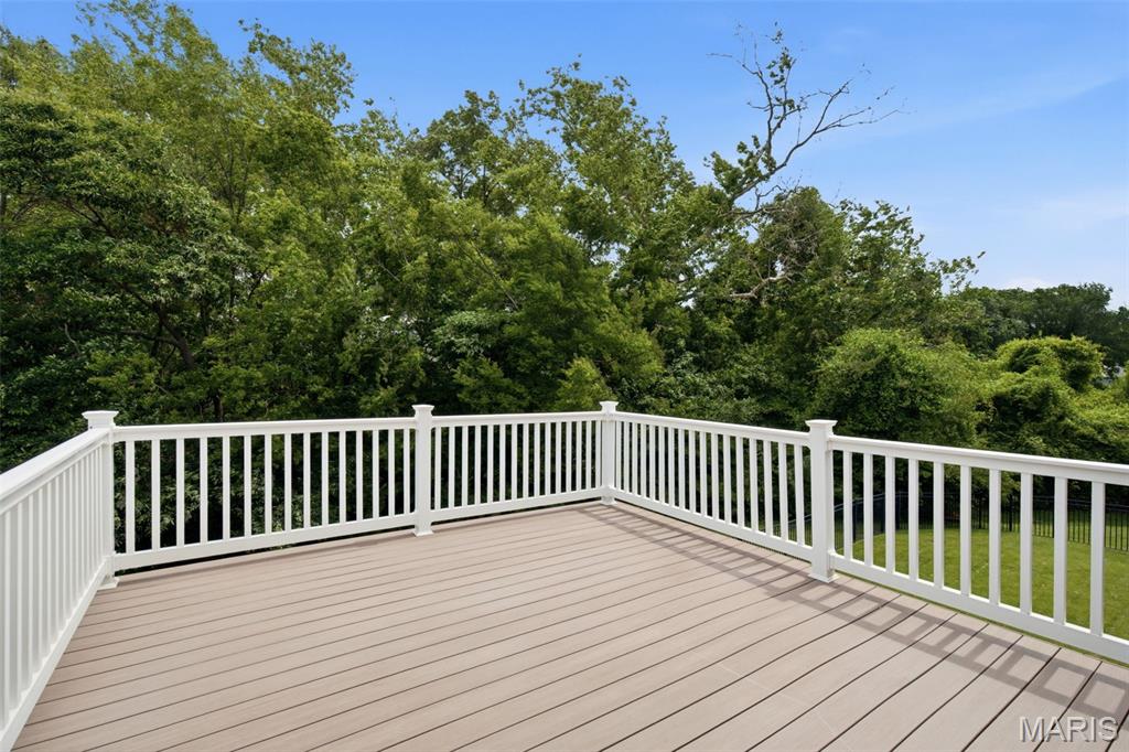 327 Madeira Court