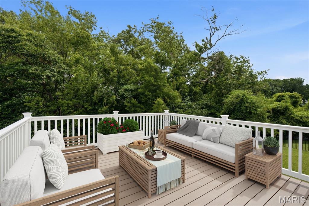 327 Madeira Court
