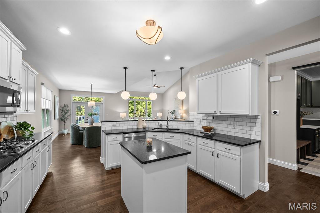 327 Madeira Court