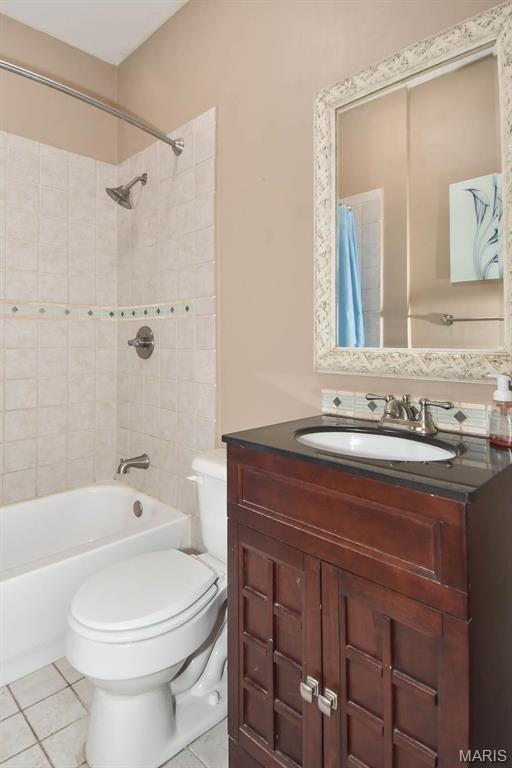 2350 S 10th Street Unit: REAR