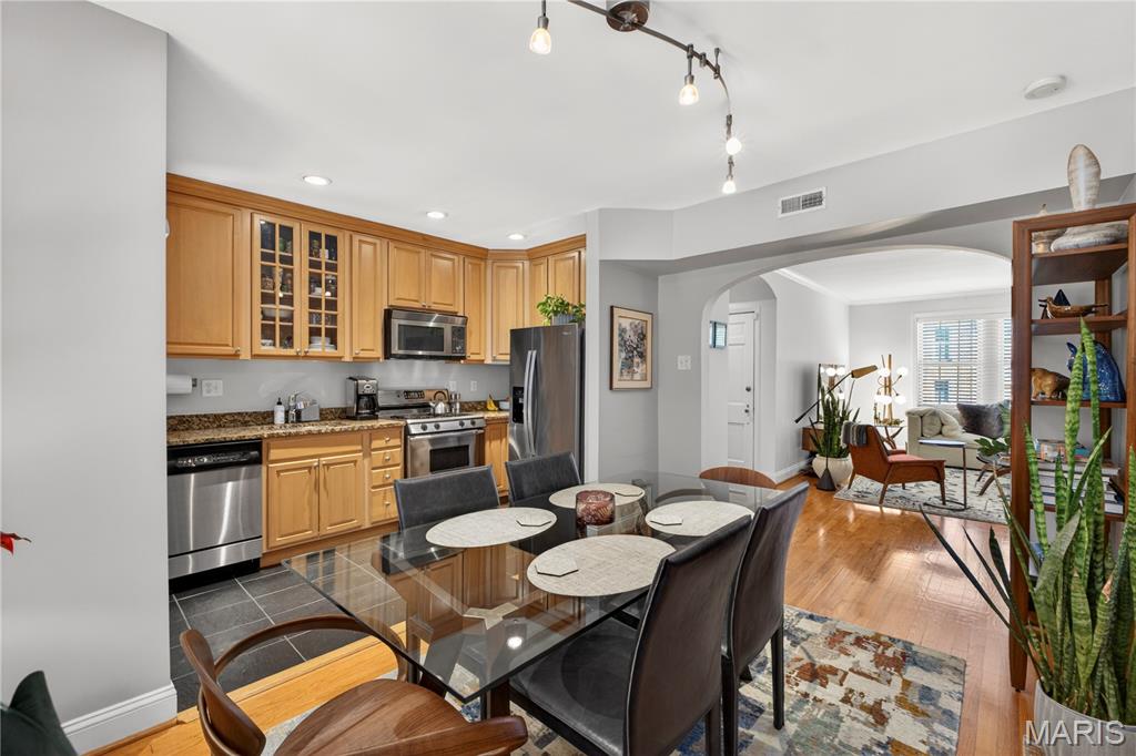 827 Westwood Drive Unit: 2E