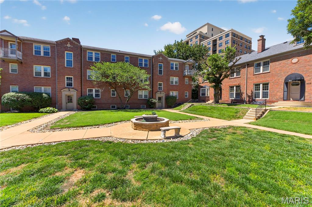 827 Westwood Drive Unit: 2E