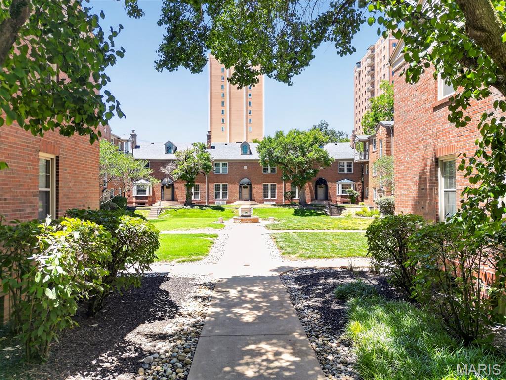 827 Westwood Drive Unit: 2E