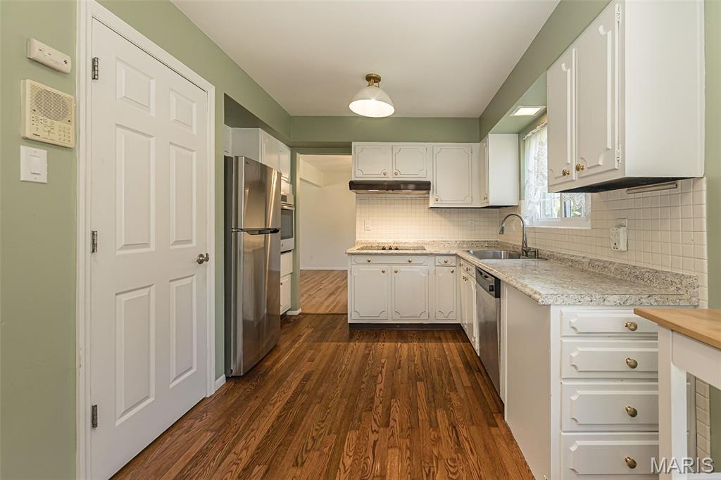 9822 Meadowfern Drive