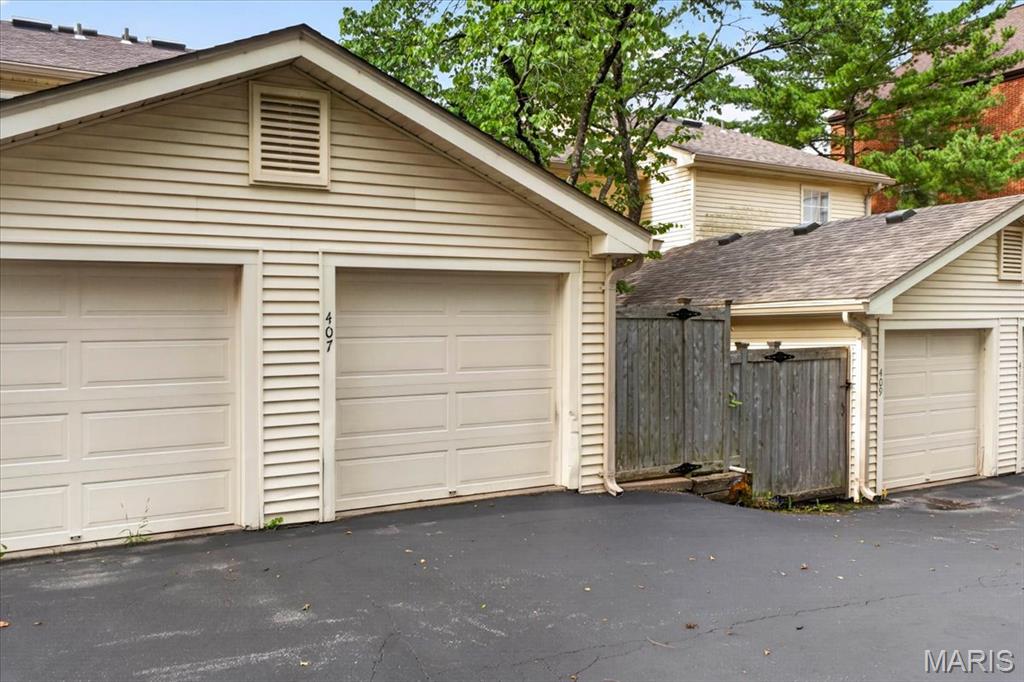 407 W Jefferson Avenue