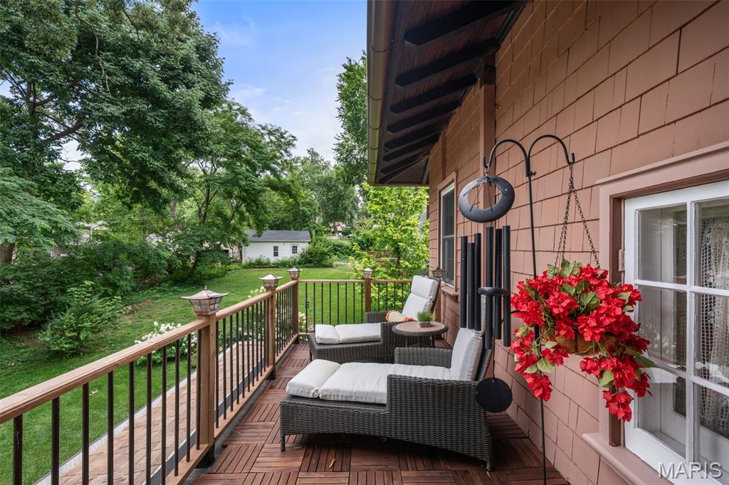 445 Algonquin Place
