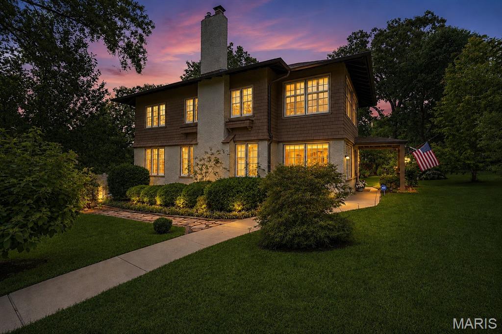 445 Algonquin Place