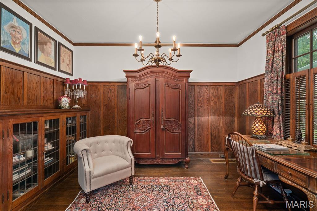 445 Algonquin Place