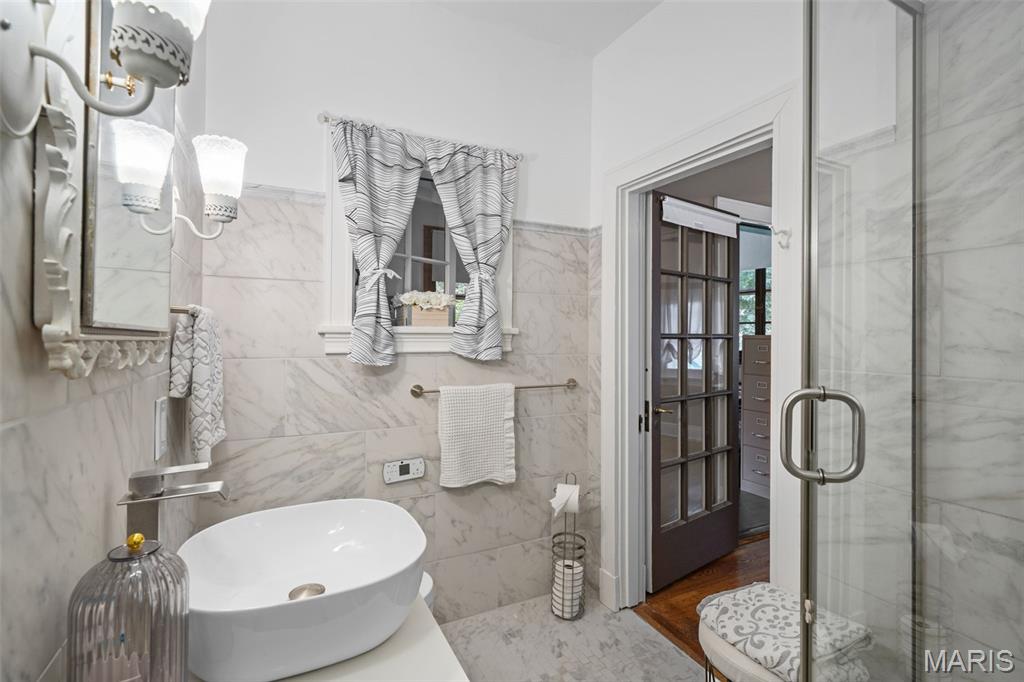 445 Algonquin Place