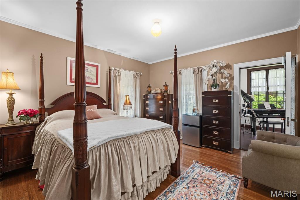 445 Algonquin Place
