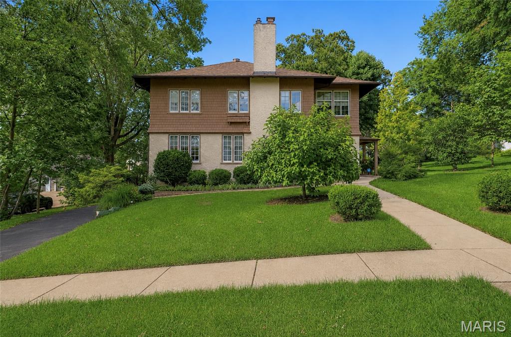 445 Algonquin Place