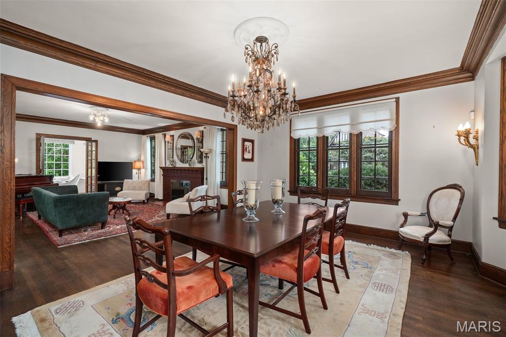 445 Algonquin Place
