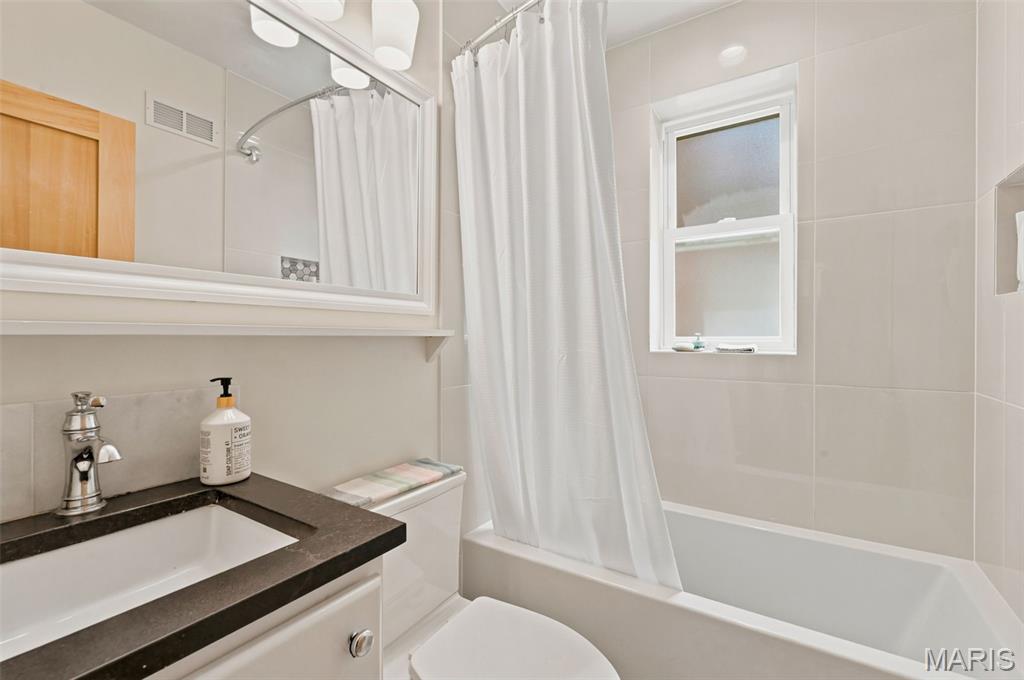7520 Ethel Avenue Unit: 1F