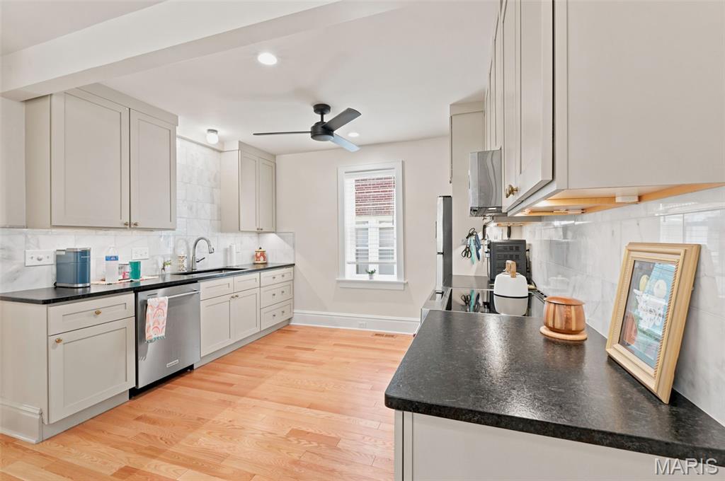 7520 Ethel Avenue Unit: 1F