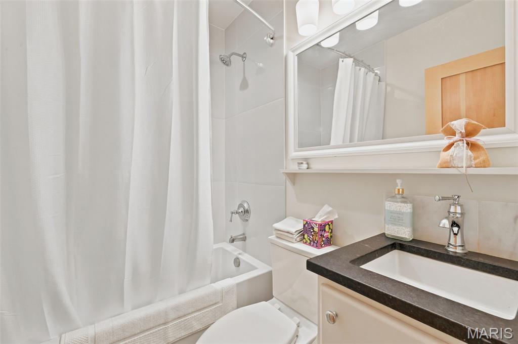 7520 Ethel Avenue Unit: 1F