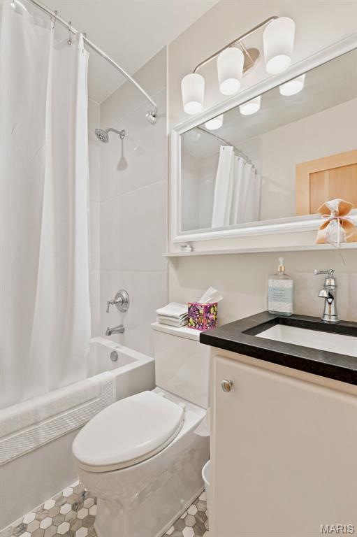 7520 Ethel Avenue Unit: 1F
