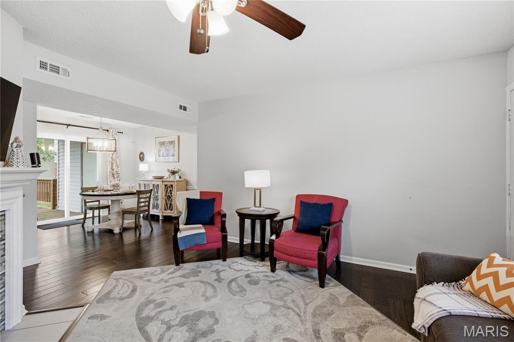 1443 Bobolink Place