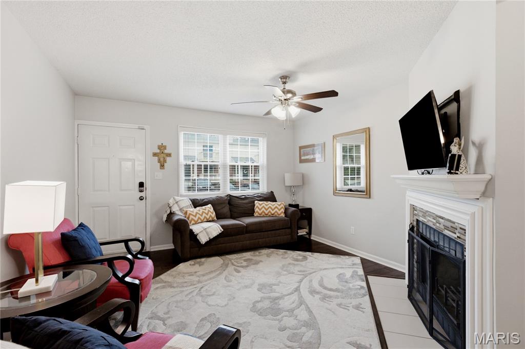 1443 Bobolink Place