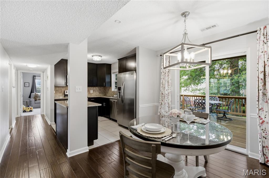 1443 Bobolink Place