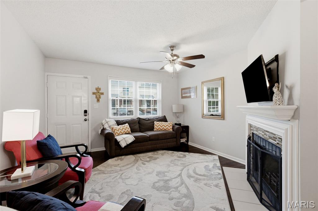 1443 Bobolink Place