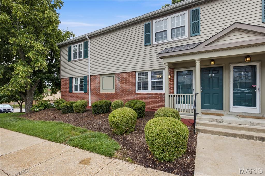 1443 Bobolink Place