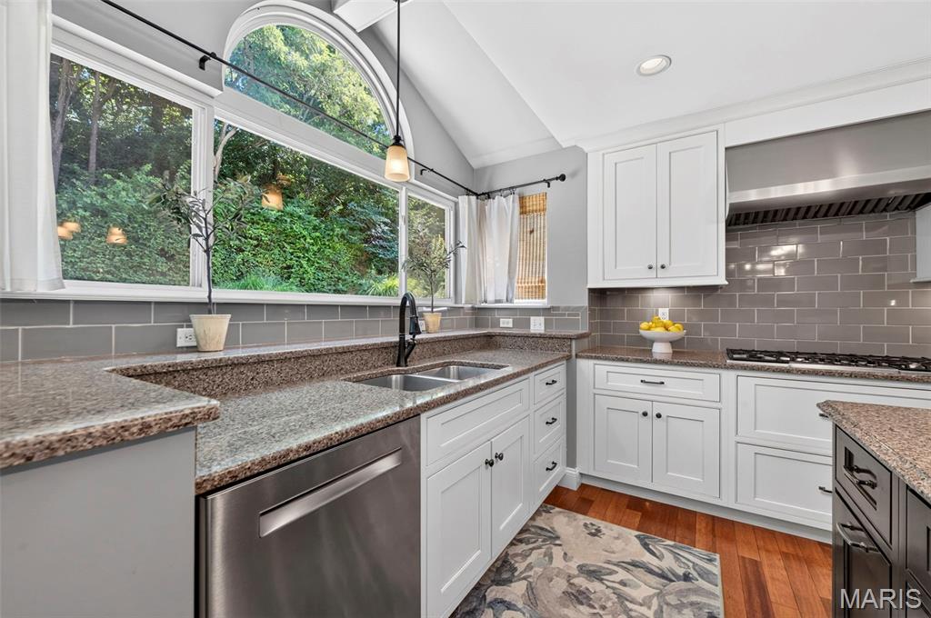 1211 Lake Canyon View