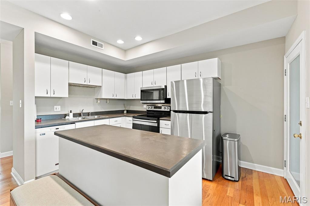5885 Nina Place Unit: 2E