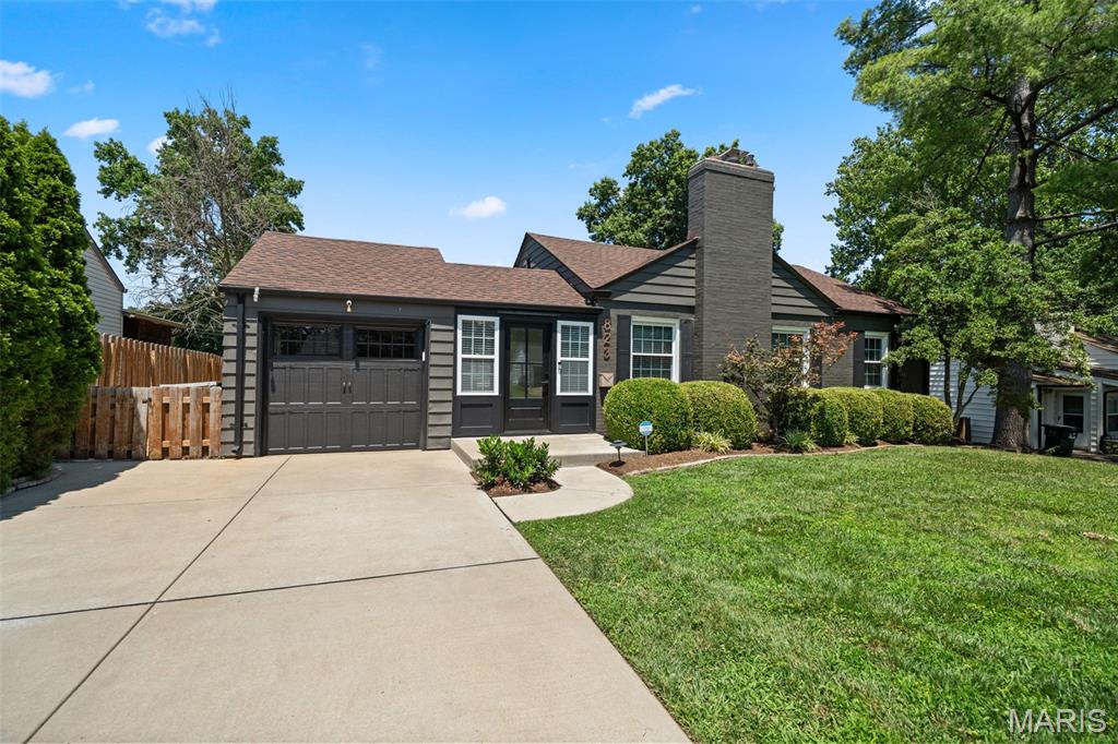 823 Victoria Place