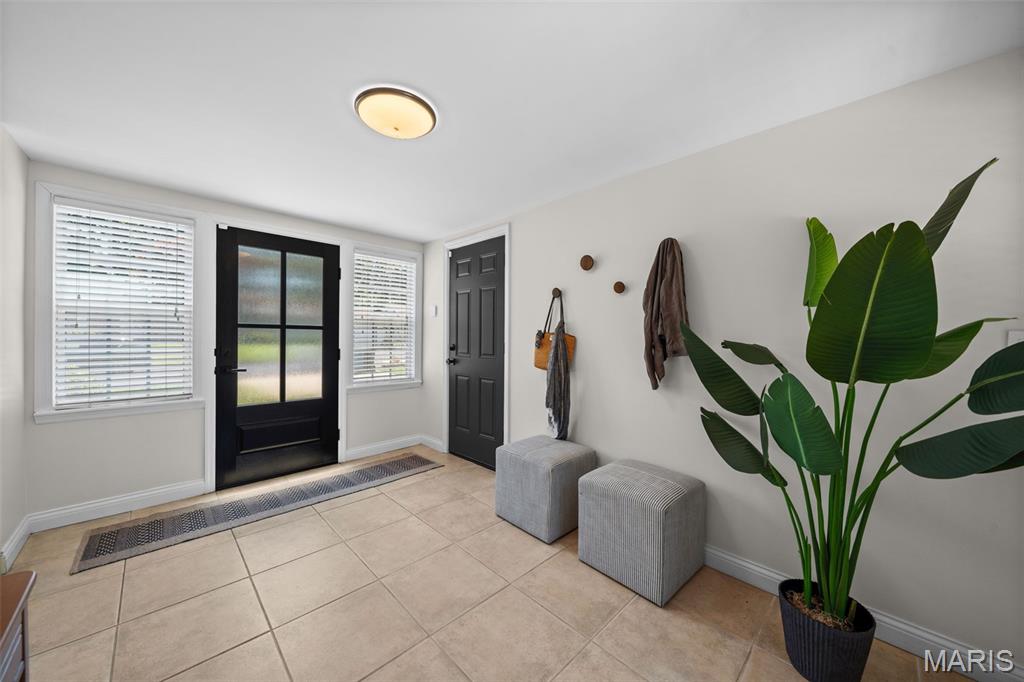 823 Victoria Place