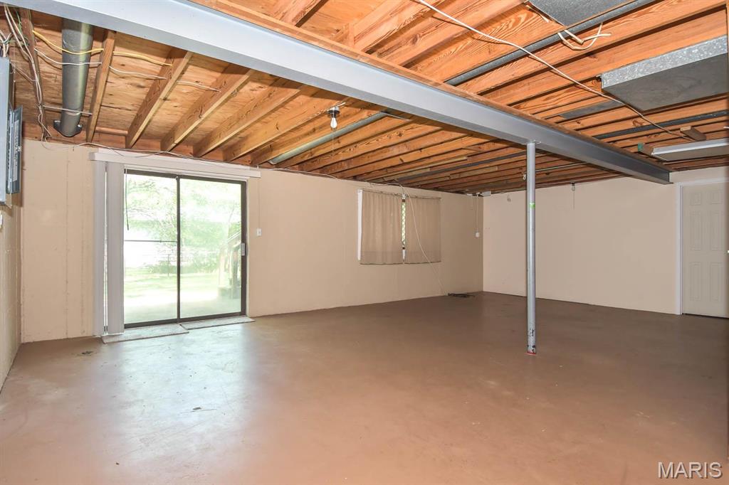 738 N Woodlawn