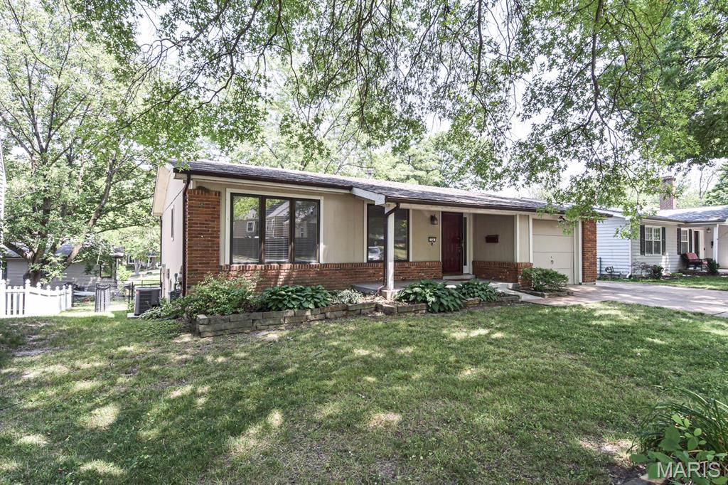 738 N Woodlawn