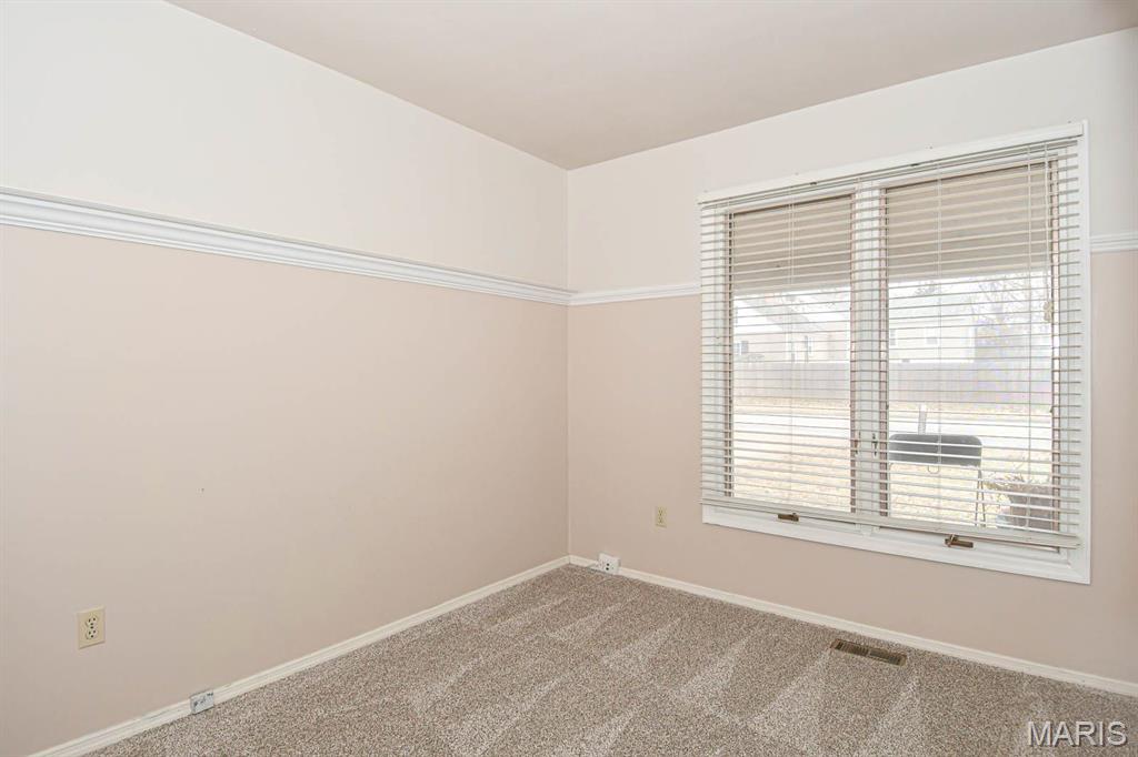 738 N Woodlawn