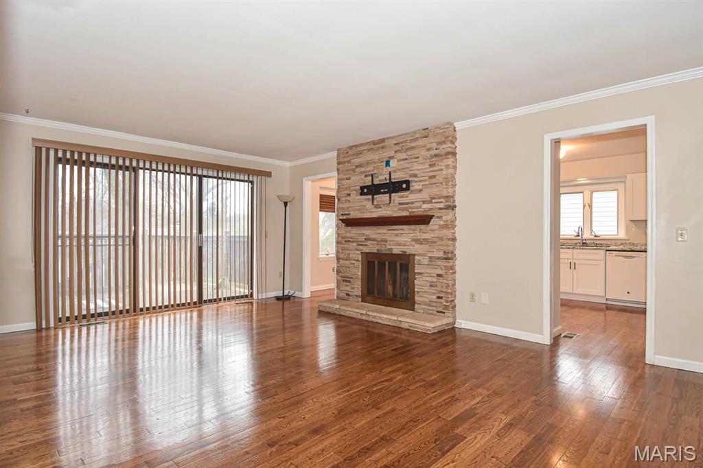 738 N Woodlawn
