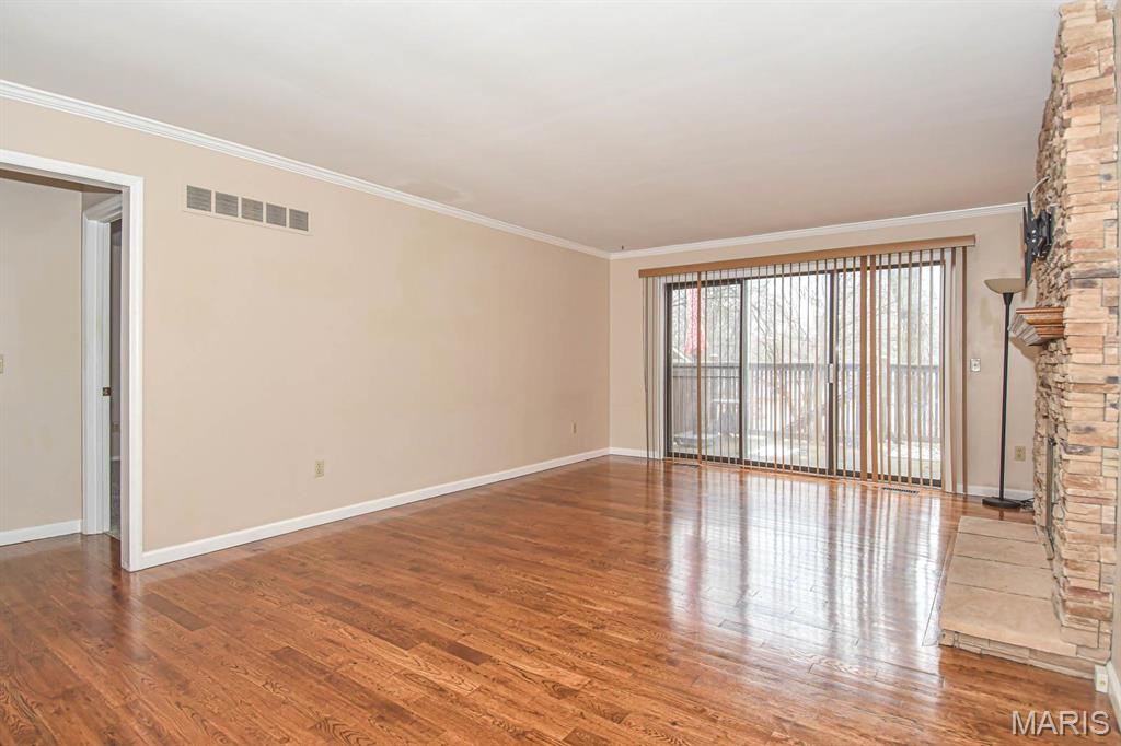 738 N Woodlawn