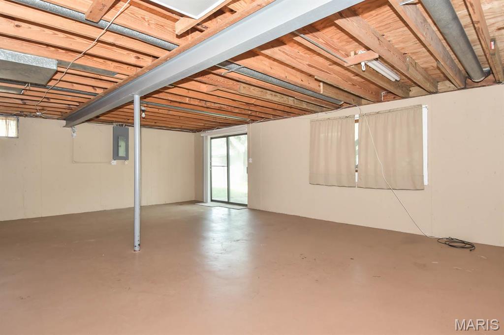 738 N Woodlawn