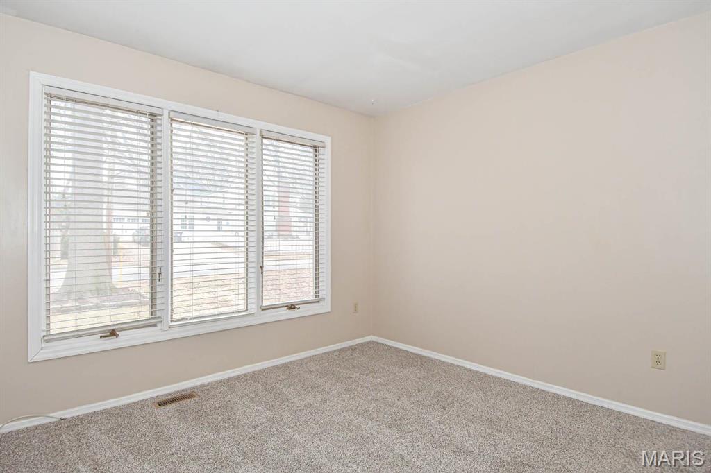 738 N Woodlawn