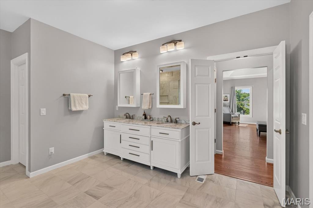 1059 Greystone Manor Parkway