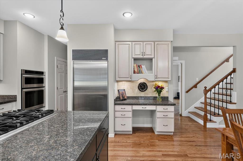 1059 Greystone Manor Parkway